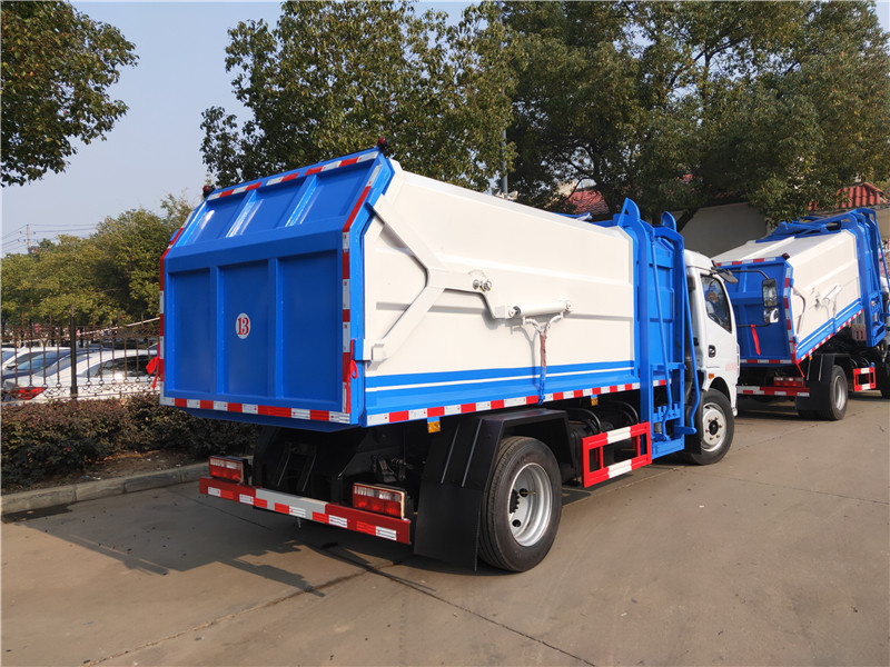 東風(fēng)8方掛桶垃圾車(chē)