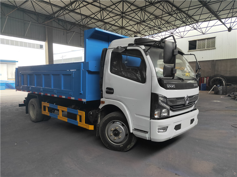 容積7方污泥清運(yùn)車(chē)