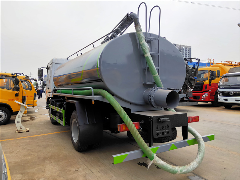 東風(fēng)牌10方12方吸糞車(chē)